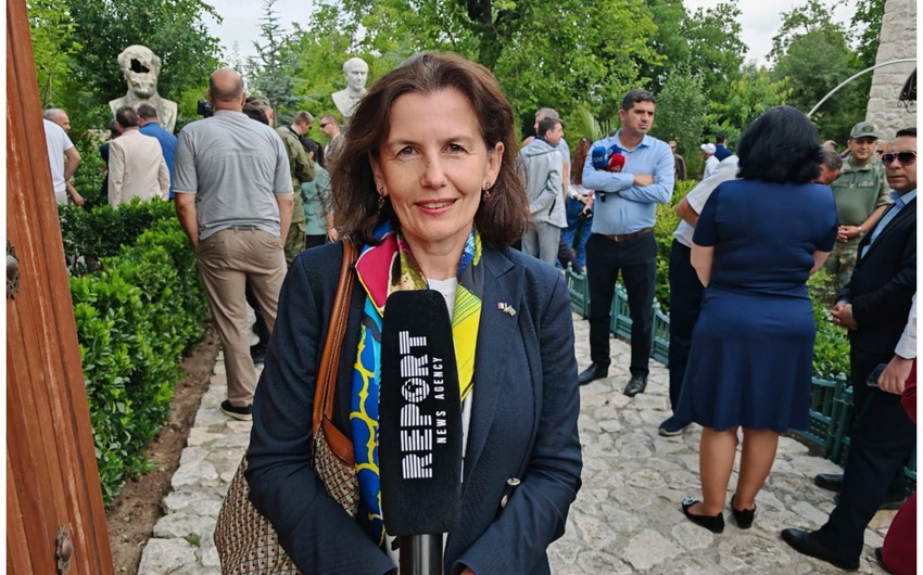 Ee57ca2a a53a 3caa b796 0828dbc0ebe3 850