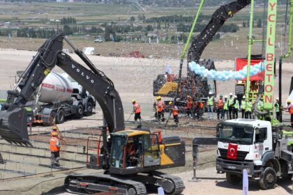 Kars igdir aralik dilucu demiryolunun temeli atildi