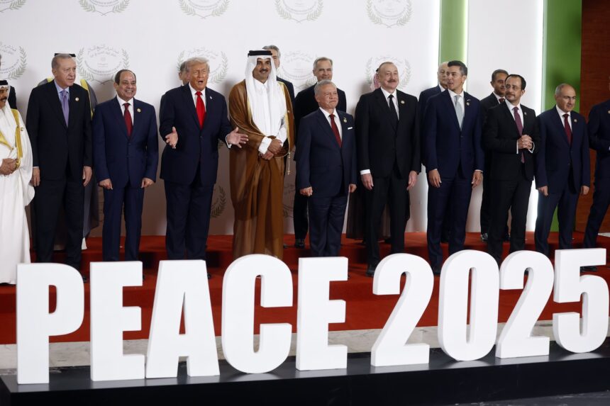 Donald trump 41 epa gmh 251013 1760372818479 hpmain