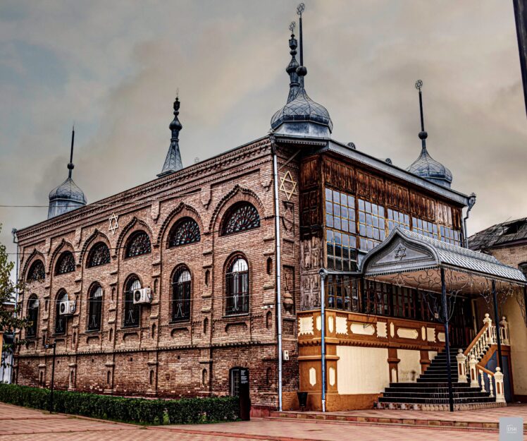 Azerbaijan synagogue 748x625