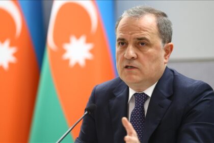 Thumbs b c f46d8f23f9c88f5126365fc5f8eadc37